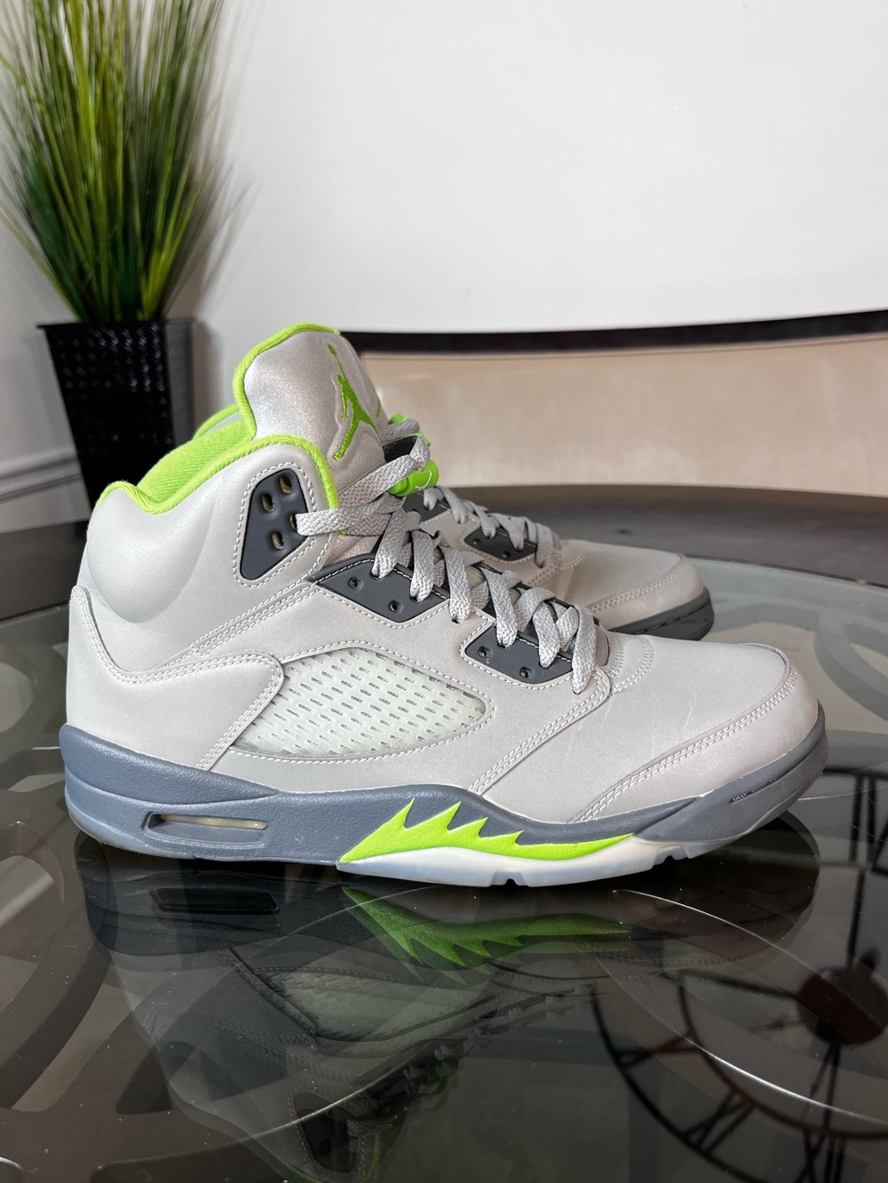 Nike Air Jordan 5 Retro
Green Bean Silver/Green
Bean/Flint Grey Sz 11